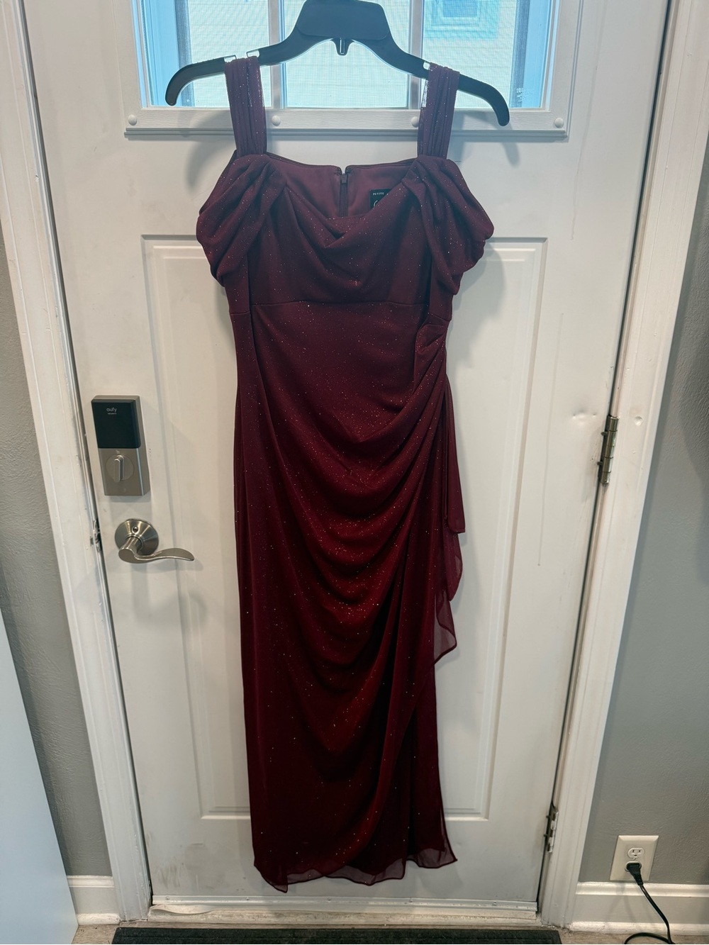 Elegant Sparkly Women’s Dress 6p